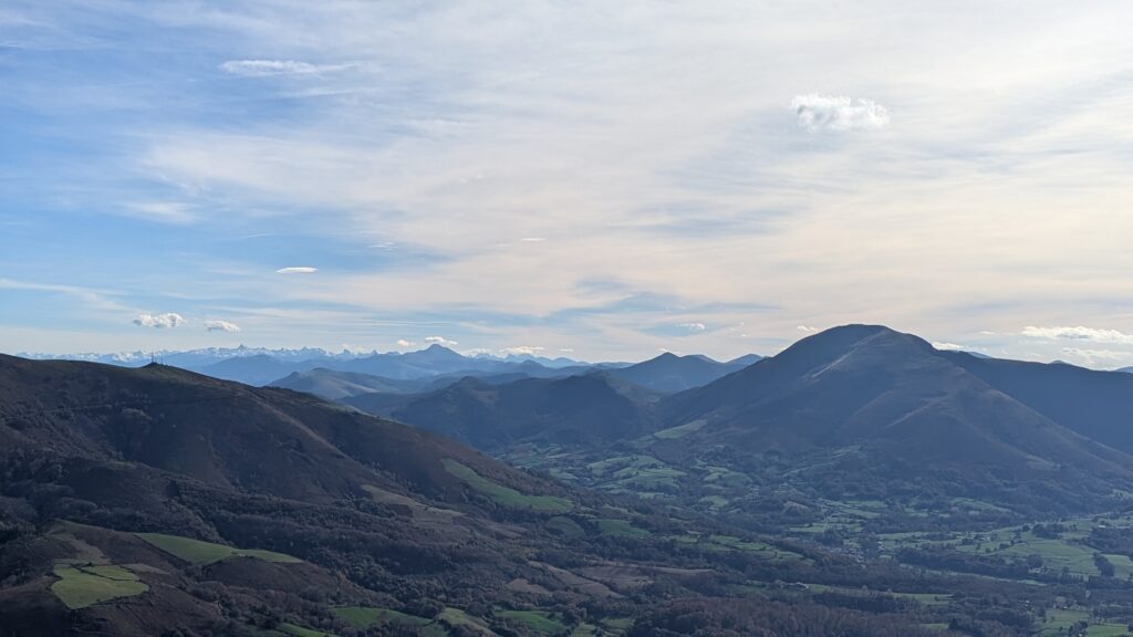 Vue du Pays Basque espagnol. Photo prise depuis le col d'Otxondo